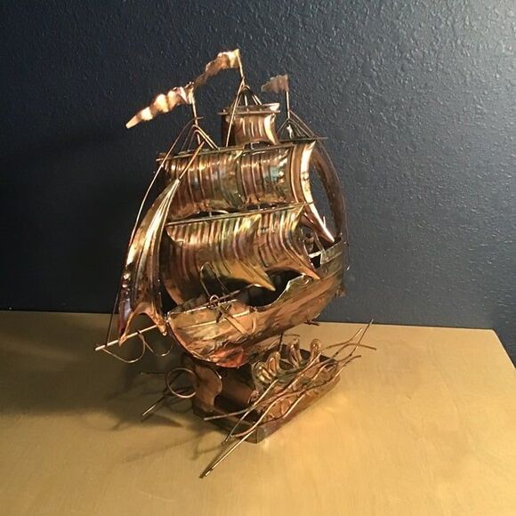 Vintage Musical Sailing Ship 12" x 3" Plays Music When You Wind The Key In Front - Picture 7 of 8